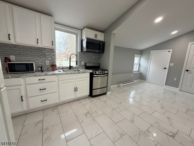 9 Lakeview Ave, Mount Olive Twp., NJ 07828