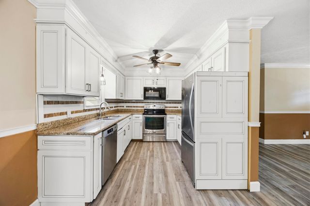 407 Luttie Rd., Myrtle Beach, SC 29588