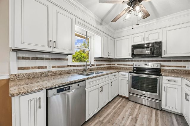 407 Luttie Rd., Myrtle Beach, SC 29588