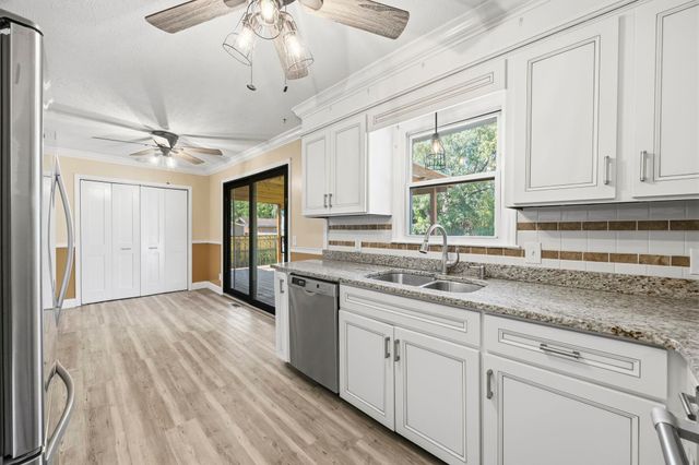 407 Luttie Rd., Myrtle Beach, SC 29588