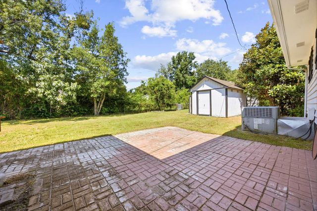 407 Luttie Rd., Myrtle Beach, SC 29588
