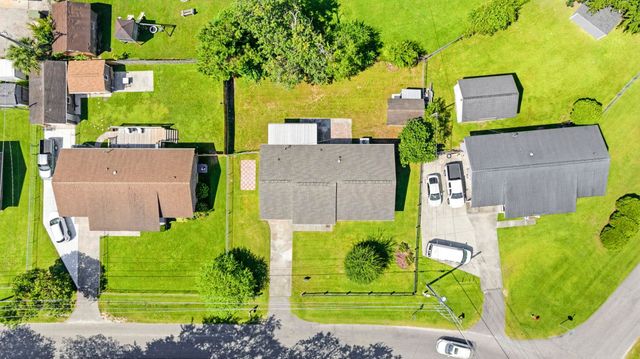 407 Luttie Rd., Myrtle Beach, SC 29588