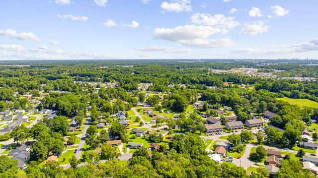 407 Luttie Rd., Myrtle Beach, SC 29588