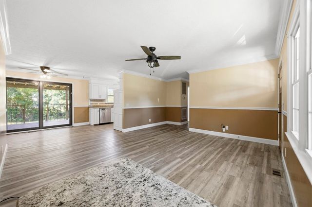 407 Luttie Rd., Myrtle Beach, SC 29588