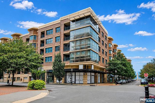 20 Ave At Port Imperial 212, West New York, NJ 07093