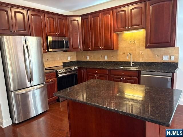 20 Ave At Port Imperial 212, West New York, NJ 07093