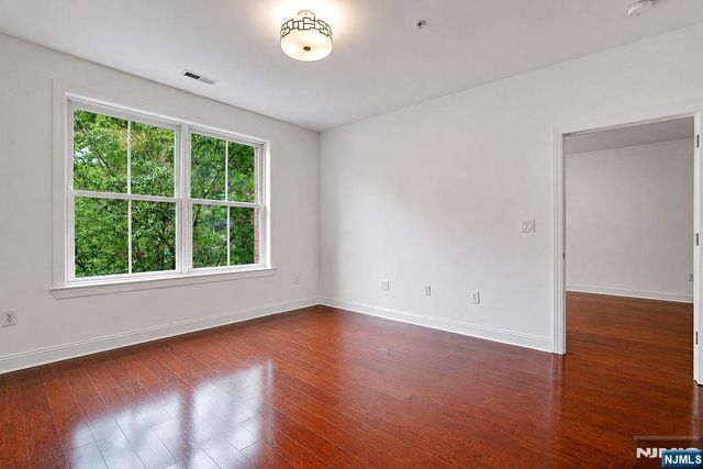 20 Ave At Port Imperial 212, West New York, NJ 07093