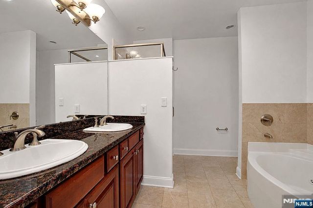 20 Ave At Port Imperial 212, West New York, NJ 07093