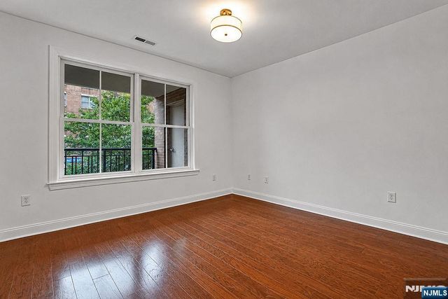 20 Ave At Port Imperial 212, West New York, NJ 07093
