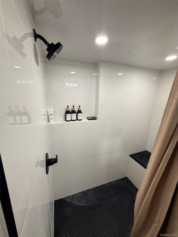 547 Middle Street, North Babylon, NY 11703