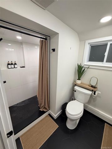 547 Middle Street, North Babylon, NY 11703