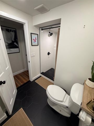 547 Middle Street, North Babylon, NY 11703