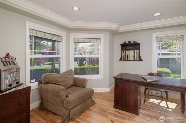 645 18th Avenue W, Kirkland, WA 98033