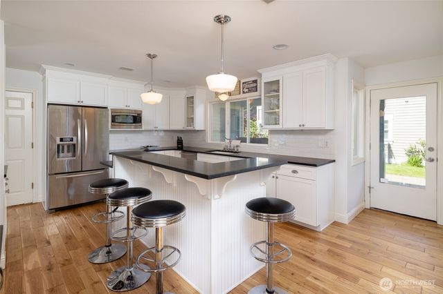 645 18th Avenue W, Kirkland, WA 98033