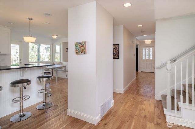 645 18th Avenue W, Kirkland, WA 98033