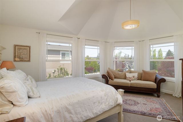 645 18th Avenue W, Kirkland, WA 98033