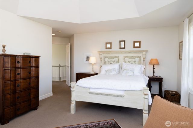 645 18th Avenue W, Kirkland, WA 98033