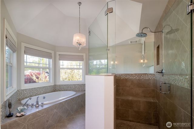 645 18th Avenue W, Kirkland, WA 98033