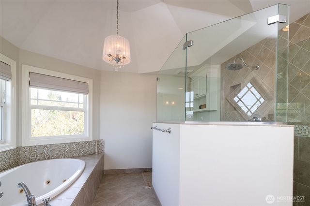 645 18th Avenue W, Kirkland, WA 98033