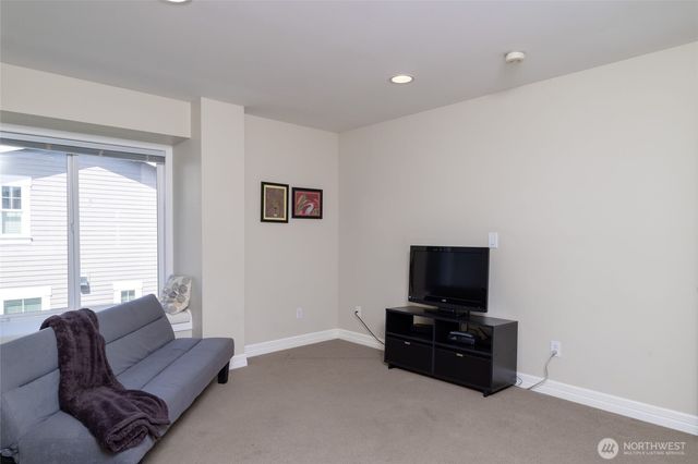 645 18th Avenue W, Kirkland, WA 98033