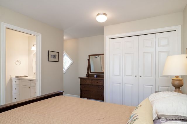 645 18th Avenue W, Kirkland, WA 98033