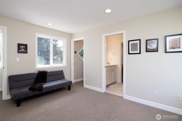 645 18th Avenue W, Kirkland, WA 98033