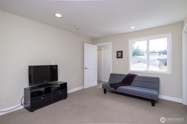645 18th Avenue W, Kirkland, WA 98033