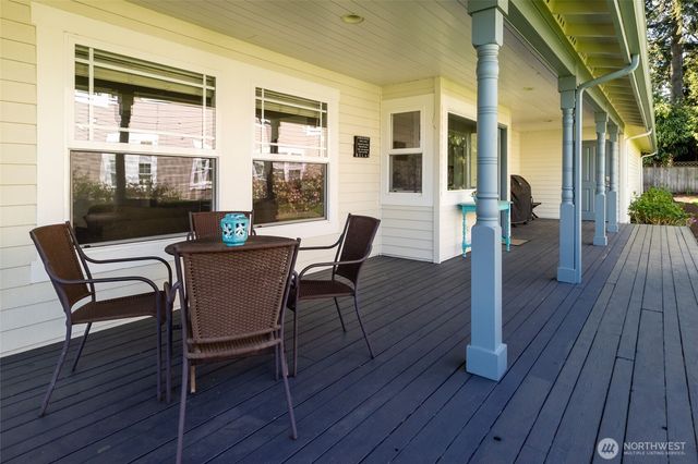 645 18th Avenue W, Kirkland, WA 98033