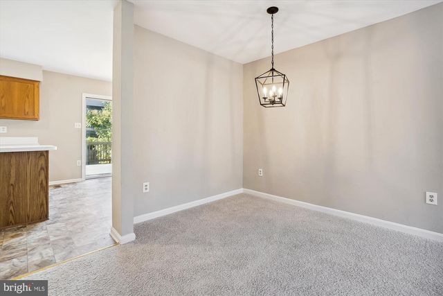 14705 FLOWER HILL DR, Centreville, VA 20120