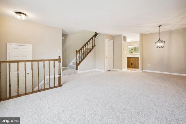 14705 FLOWER HILL DR, Centreville, VA 20120