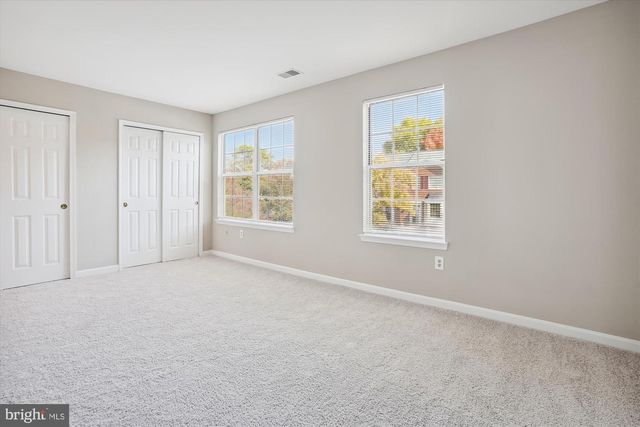 14705 FLOWER HILL DR, Centreville, VA 20120