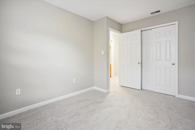 14705 FLOWER HILL DR, Centreville, VA 20120