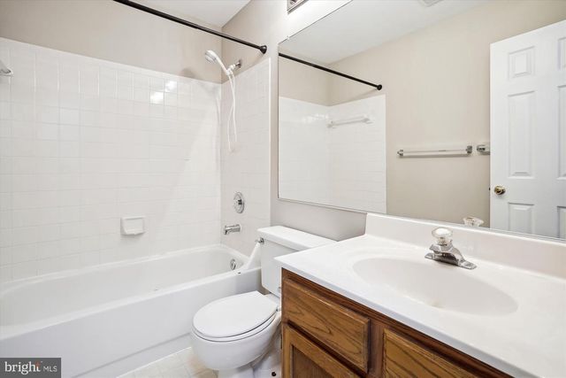 14705 FLOWER HILL DR, Centreville, VA 20120