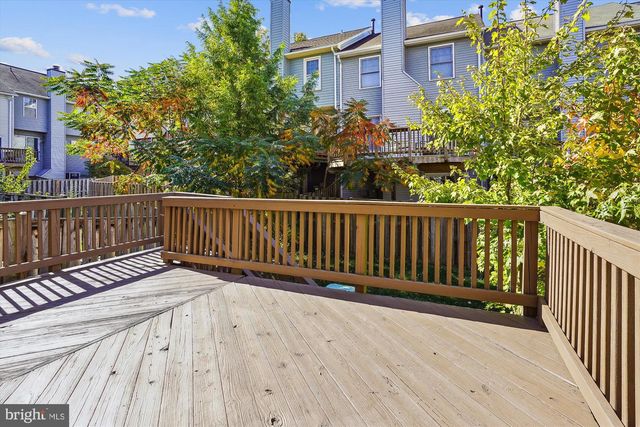 14705 FLOWER HILL DR, Centreville, VA 20120