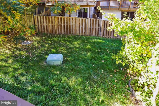 14705 FLOWER HILL DR, Centreville, VA 20120