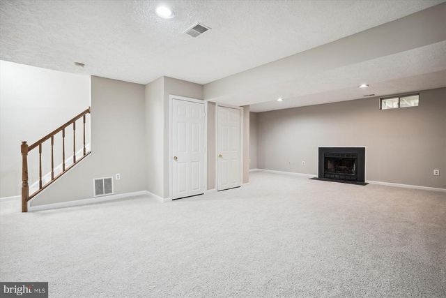 14705 FLOWER HILL DR, Centreville, VA 20120