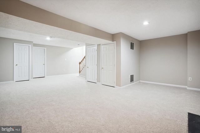 14705 FLOWER HILL DR, Centreville, VA 20120