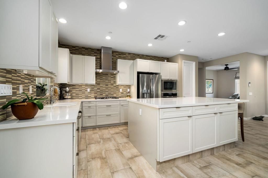 Image 9 of property listing at 66258 N Agua Dulce Drive, Desert Hot Springs, CA 92240