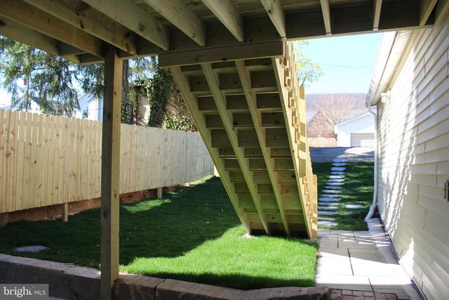 111 E MARKET ST, Williamstown, PA 17098