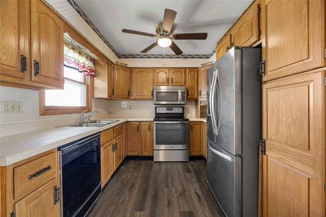 7800 Wieneke Circle, Cedar Rapids, IA 52404