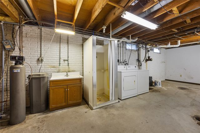 7800 Wieneke Circle, Cedar Rapids, IA 52404