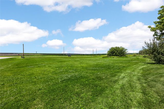 7800 Wieneke Circle, Cedar Rapids, IA 52404