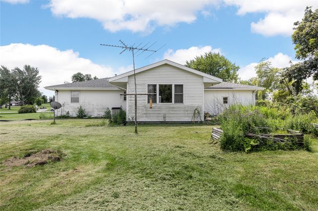 7800 Wieneke Circle, Cedar Rapids, IA 52404