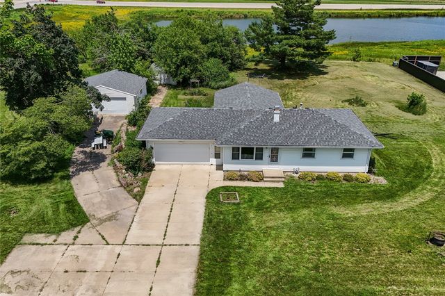 7800 Wieneke Circle, Cedar Rapids, IA 52404