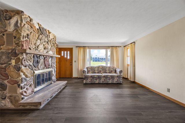 7800 Wieneke Circle, Cedar Rapids, IA 52404
