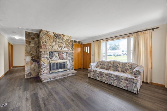 7800 Wieneke Circle, Cedar Rapids, IA 52404