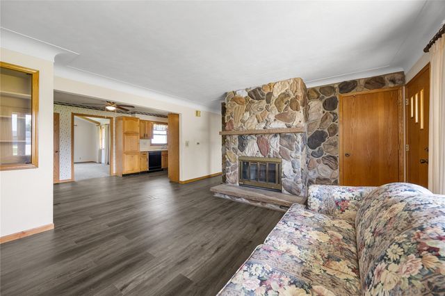 7800 Wieneke Circle, Cedar Rapids, IA 52404