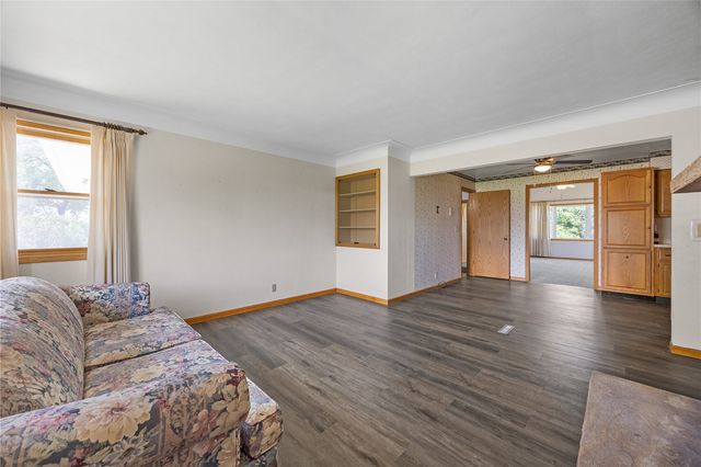 7800 Wieneke Circle, Cedar Rapids, IA 52404