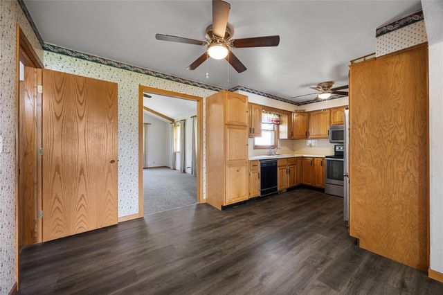 7800 Wieneke Circle, Cedar Rapids, IA 52404