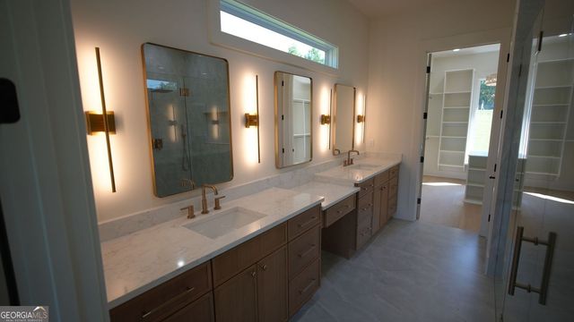 6214 Blackjack Rd, Flowery Branch, GA 30542